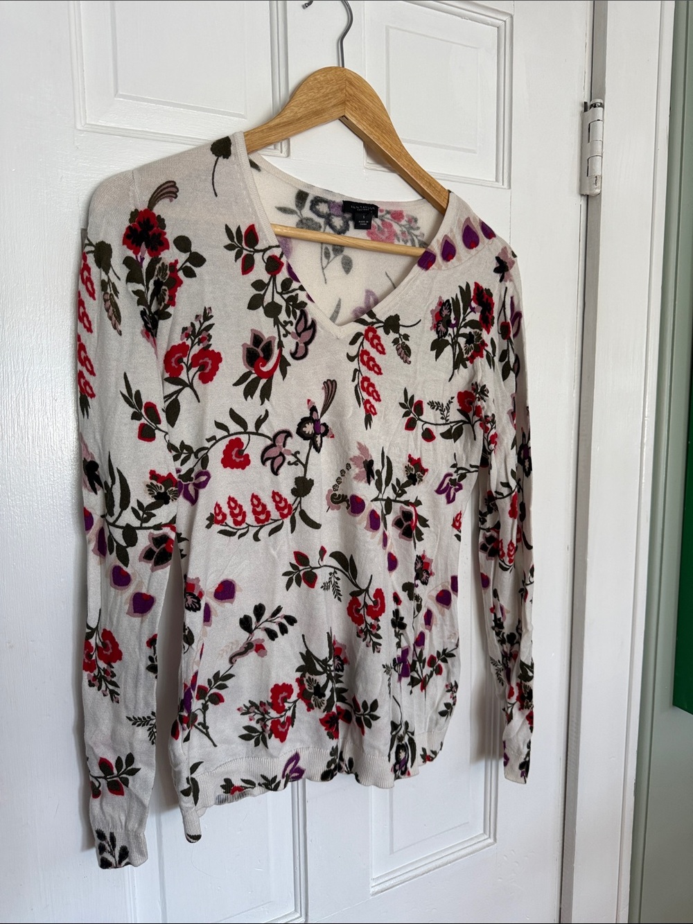 Ann Taylor Factory Cream Floral V-Neck Sweater with Red & Purple Accents